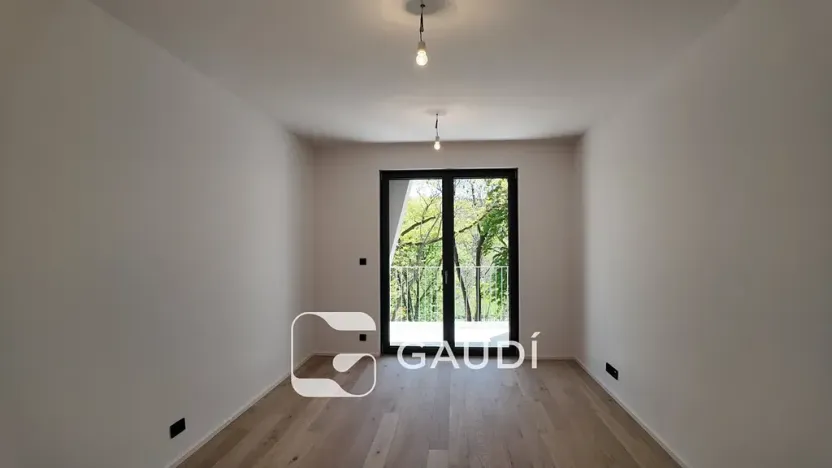 Prodej bytu 1+kk, Praha, Mezitraťová, 32 m2