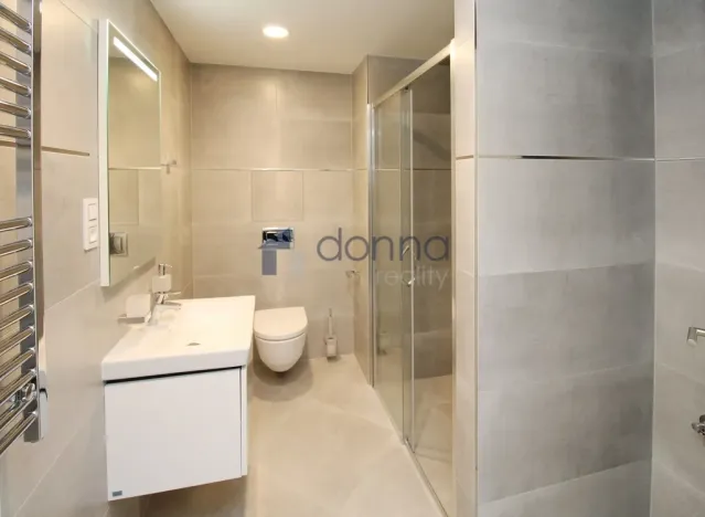 Pronájem bytu 2+kk, Praha, Kotlaska, 57 m2