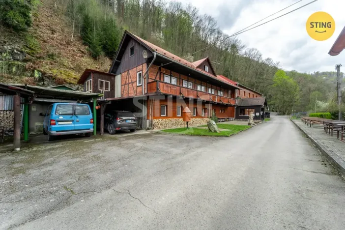 Prodej ubytování, Spálov, 813 m2