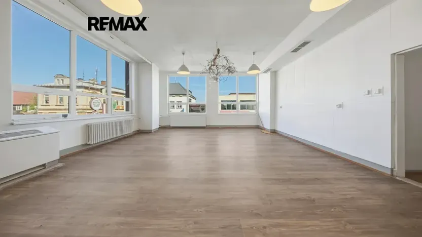 Pronájem obchodního prostoru, Nový Bor, Tř. T. G. Masaryka, 110 m2