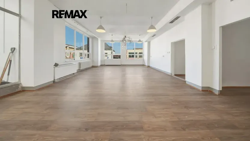 Pronájem obchodního prostoru, Nový Bor, Tř. T. G. Masaryka, 110 m2