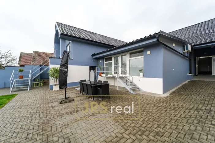 Prodej rodinného domu, Dolní Němčí, 220 m2