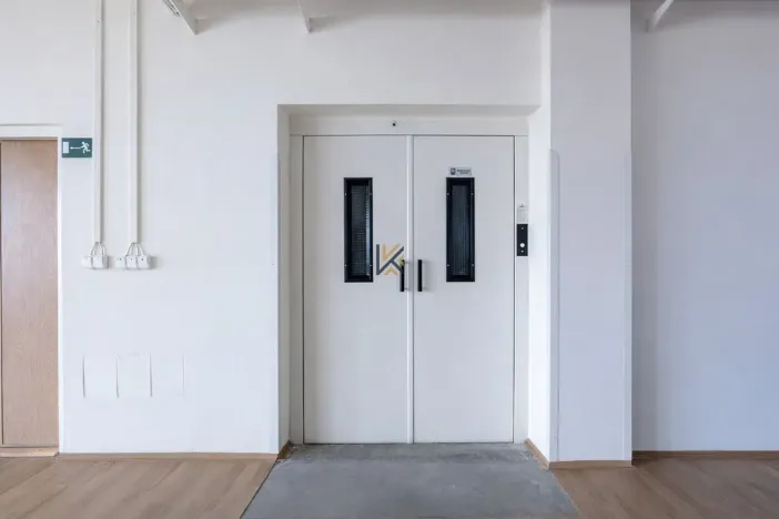 Pronájem obchodního prostoru, Praha - Křeslice, 3300 m2