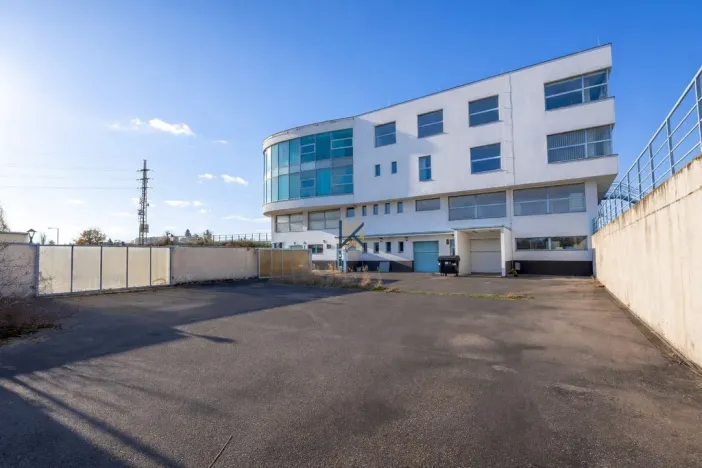 Pronájem obchodního prostoru, Praha - Křeslice, 3300 m2