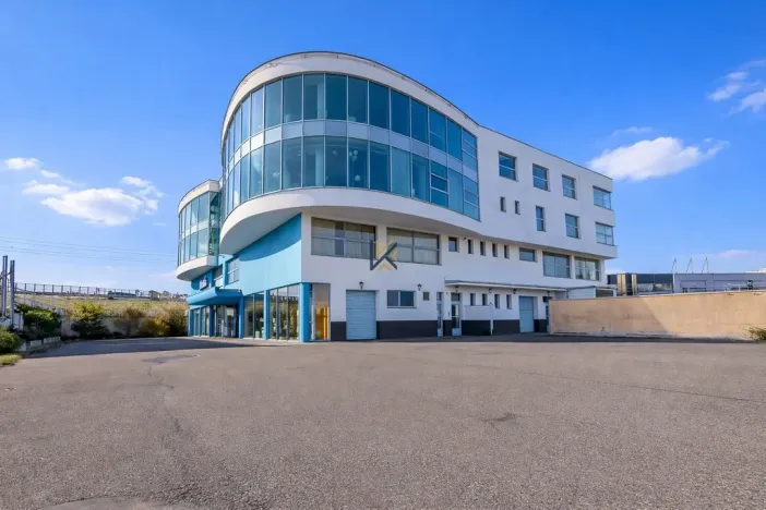 Pronájem obchodního prostoru, Praha - Křeslice, 3300 m2