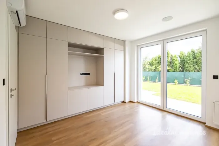 Pronájem bytu 2+kk, Praha - Třeboradice, U Slaviborského dvora, 56 m2