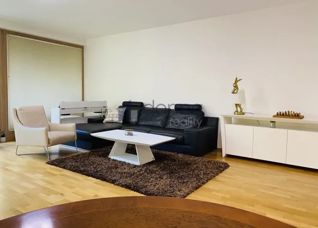 Pronájem bytu 3+kk, Praha, Jeseniova, 100 m2