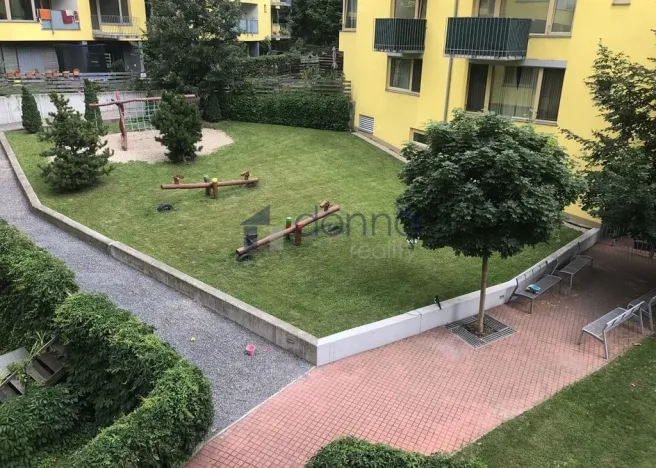 Pronájem bytu 3+kk, Praha, Jeseniova, 100 m2