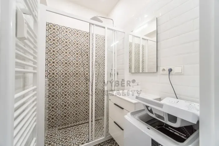 Pronájem bytu 1+kk, Praha - Smíchov, Nádražní, 28 m2