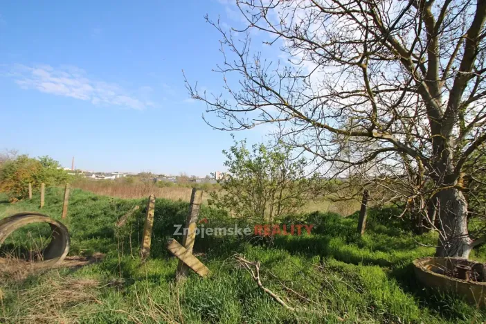 Prodej pozemku, Znojmo, 20234 m2