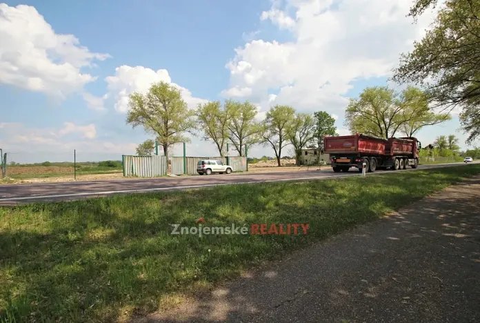 Pronájem komerčního pozemku, Hevlín, 16559 m2