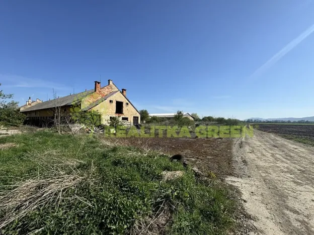 Prodej komerční nemovitosti, Holešov, 27330 m2