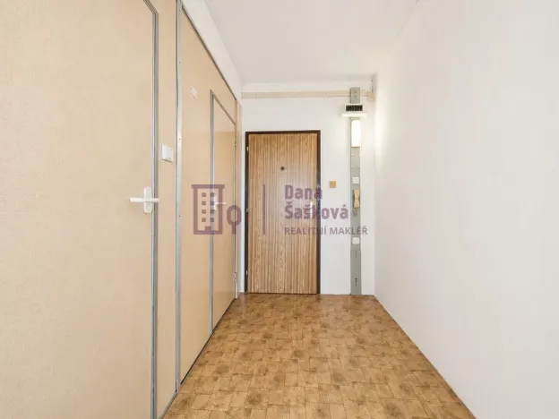 Prodej bytu 1+kk, Jindřichův Hradec - Jindřichův Hradec III, sídliště Vajgar, 28 m2