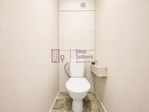 Prodej bytu 1+kk, Jindřichův Hradec - Jindřichův Hradec III, sídliště Vajgar, 28 m2