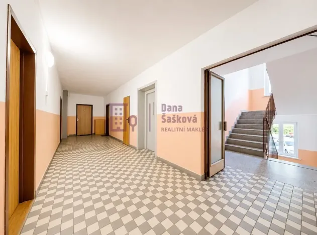 Prodej bytu 1+kk, Jindřichův Hradec - Jindřichův Hradec III, sídliště Vajgar, 28 m2