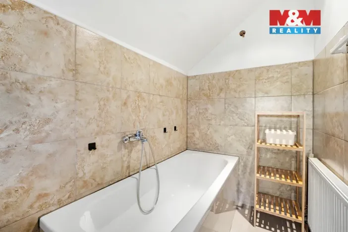 Prodej rodinného domu, Železný Brod - Bzí, 313 m2