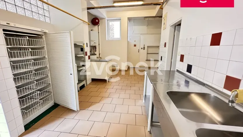 Pronájem restaurace, Zlín, Antonínova, 174 m2