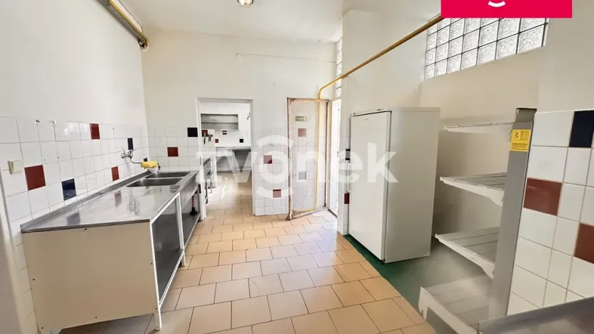 Pronájem restaurace, Zlín, Antonínova, 174 m2