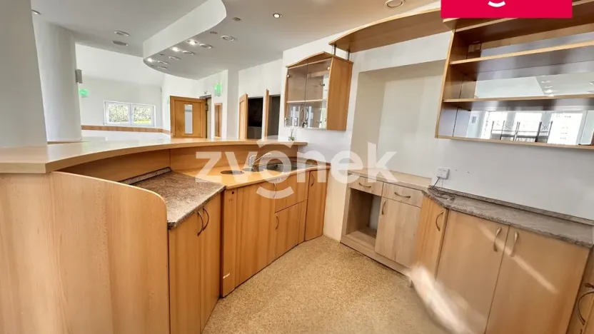 Pronájem restaurace, Zlín, Antonínova, 174 m2