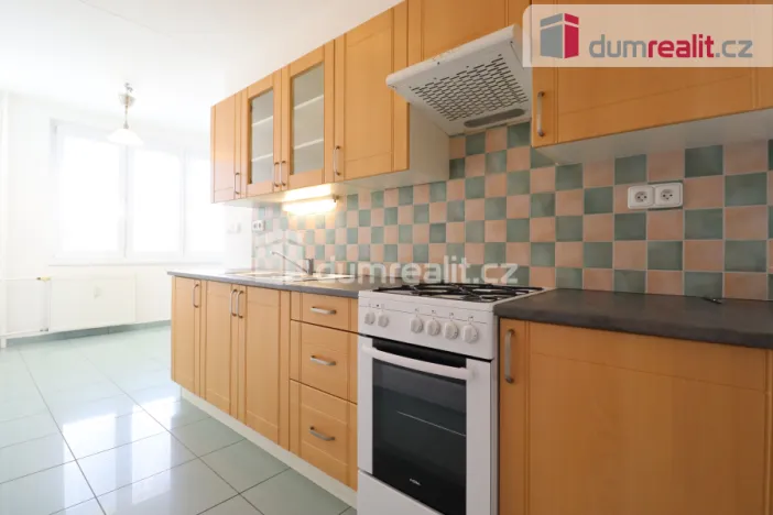Pronájem bytu 3+1, Ostrov, Jungmannova, 76 m2