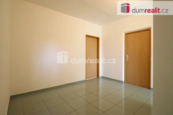 Pronájem bytu 3+1, Ostrov, Jungmannova, 76 m2