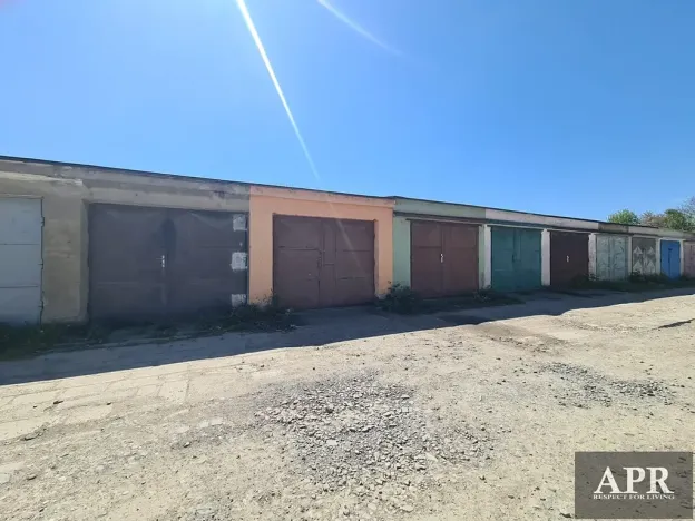 Pronájem garáže, Uherský Brod, Šumická, 18 m2