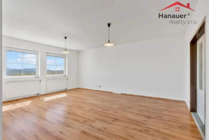 Prodej bytu 3+1, Chlumec, Stradovská, 99 m2