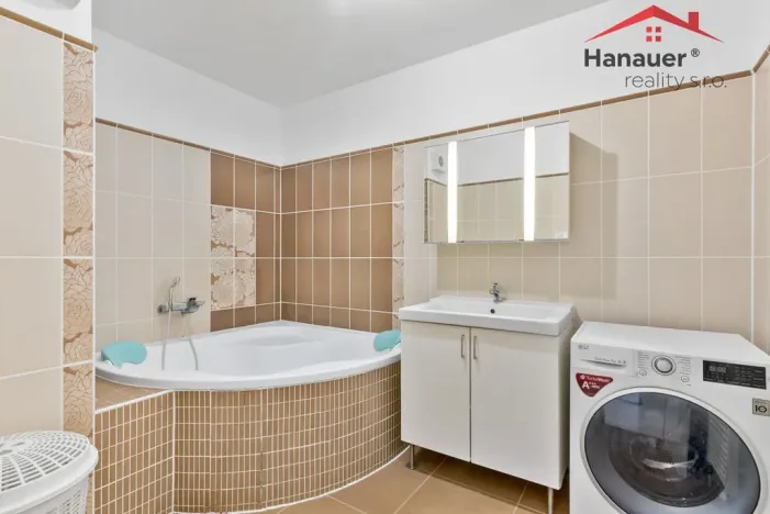 Prodej bytu 3+1, Chlumec, Stradovská, 99 m2