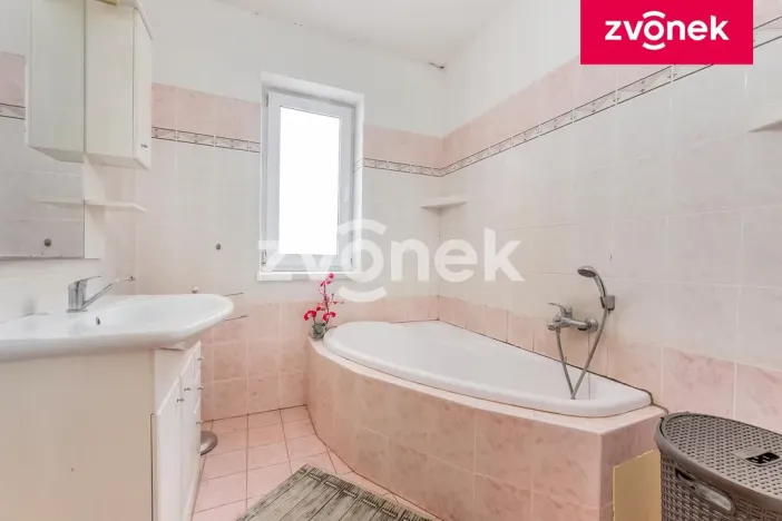 Prodej rodinného domu, Bohuslavice u Zlína, 200 m2