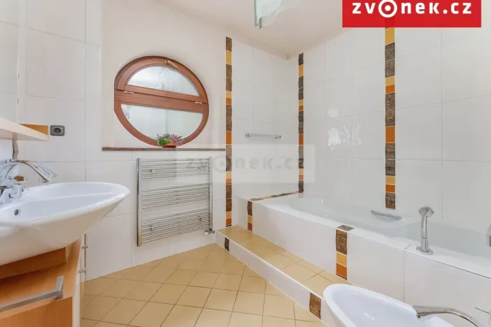 Prodej vily, Hranice, Pod Bílým kamenem, 540 m2