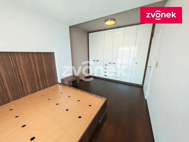 Pronájem bytu 3+kk, Zlín, Pod Křiby, 75 m2