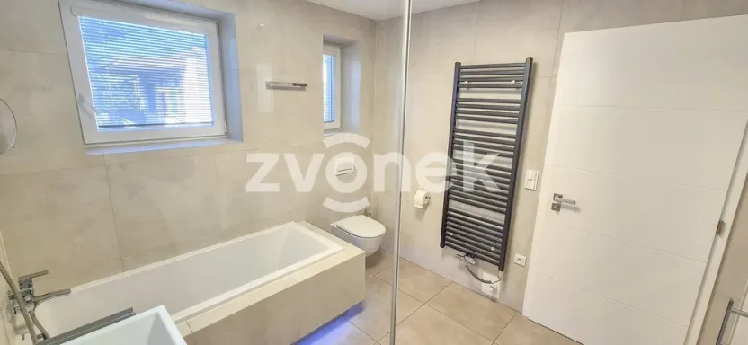 Pronájem bytu 2+1, Zlín - Kostelec, Lešenská, 75 m2