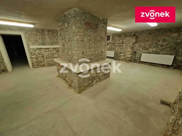 Pronájem obchodního prostoru, Uherské Hradiště, 650 m2