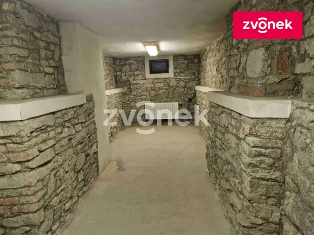 Pronájem obchodního prostoru, Uherské Hradiště, 650 m2