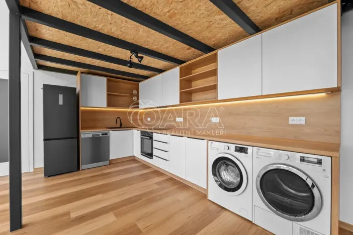 Pronájem bytu 1+kk, Praha - Modřany, Kolmanova, 52 m2