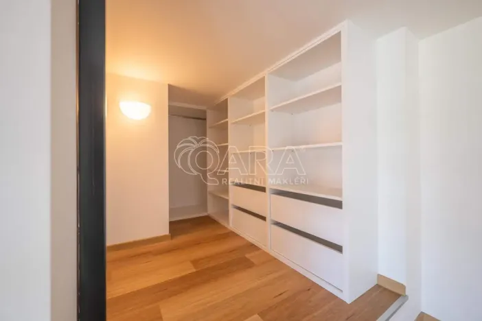Pronájem bytu 1+kk, Praha - Modřany, Kolmanova, 52 m2