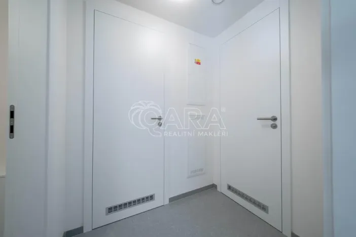 Pronájem bytu 1+kk, Praha - Modřany, Kolmanova, 52 m2