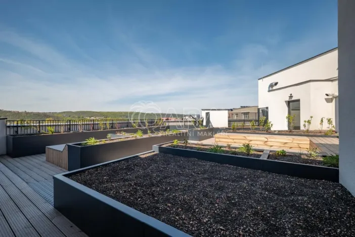 Pronájem bytu 1+kk, Praha - Modřany, Kolmanova, 52 m2