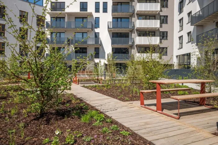 Pronájem bytu 1+kk, Praha - Modřany, Kolmanova, 52 m2