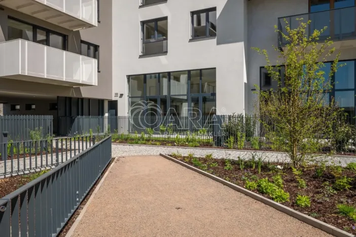 Pronájem bytu 1+kk, Praha - Modřany, Kolmanova, 52 m2