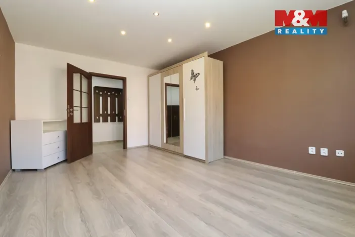 Pronájem bytu 2+1, Ostrov, S. K. Neumanna, 66 m2