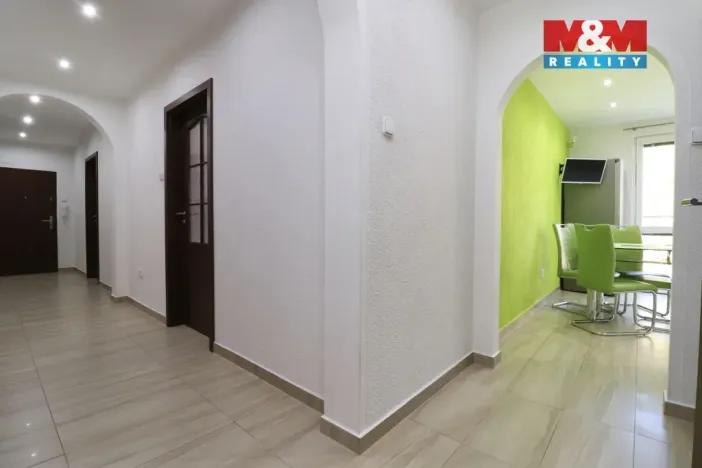 Pronájem bytu 2+1, Ostrov, S. K. Neumanna, 66 m2