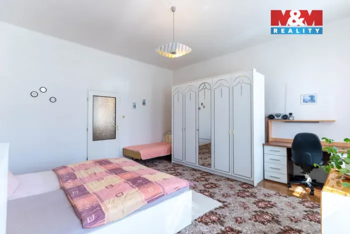 Prodej bytu 3+1, Kroměříž, Husovo náměstí, 92 m2