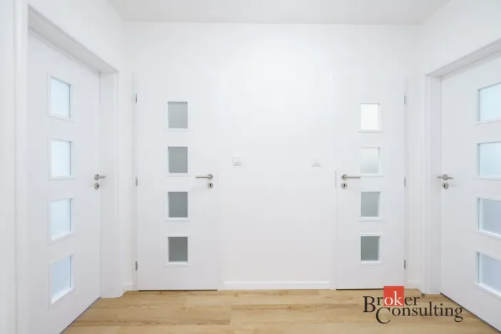 Pronájem bytu 3+1, Praha - Modřany, Urbánkova, 79 m2