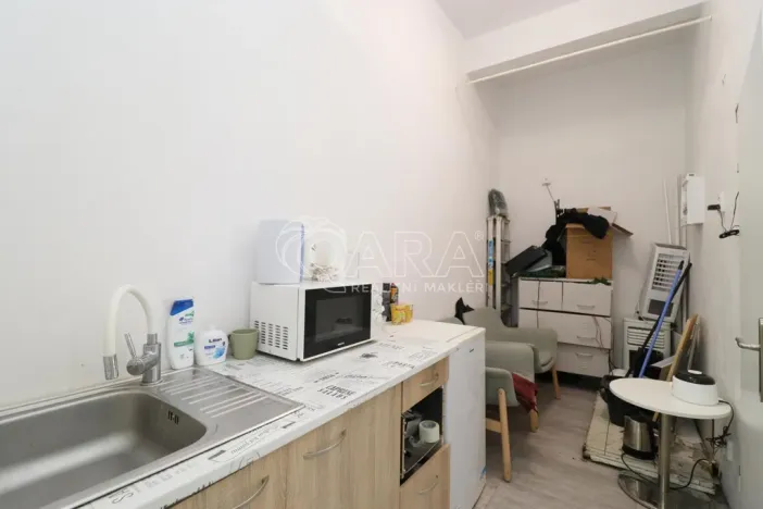 Pronájem obchodního prostoru, Praha - Břevnov, Bělohorská, 30 m2