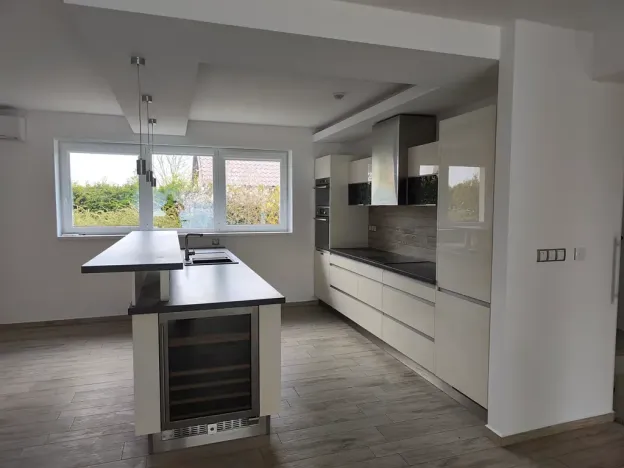 Prodej rodinného domu, Zichovec, 384 m2