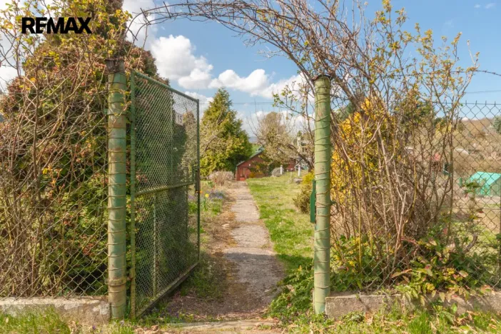 Prodej zahrady, Lom, 522 m2