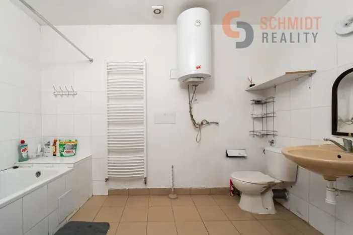 Prodej obchodního prostoru, Břeclav, 17. listopadu, 900 m2