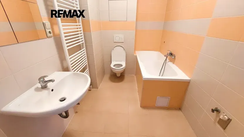 Pronájem bytu 2+kk, Rousínov, 45 m2