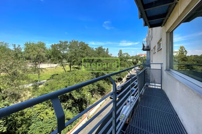 Pronájem bytu 1+kk, Praha, Hartigova, 28 m2